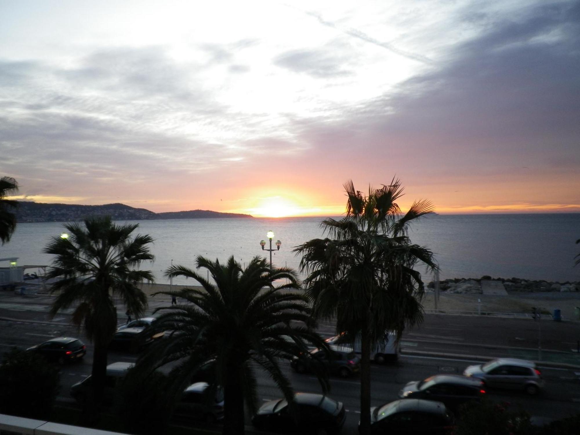 Hôtel Azur Nizza Kültér fotó